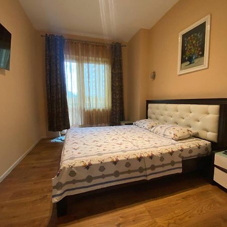 Apartment On Dragomirova เคียฟ ภายนอก รูปภาพ