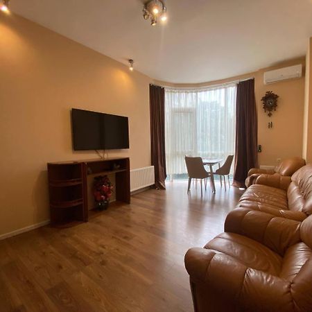 Apartment On Dragomirova เคียฟ ภายนอก รูปภาพ