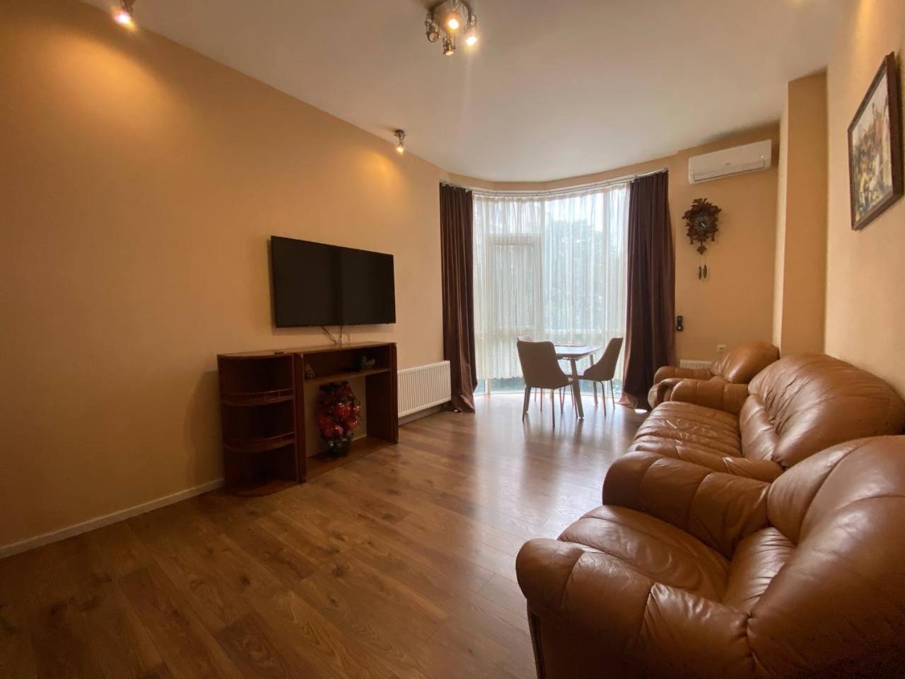 Apartment On Dragomirova เคียฟ ภายนอก รูปภาพ