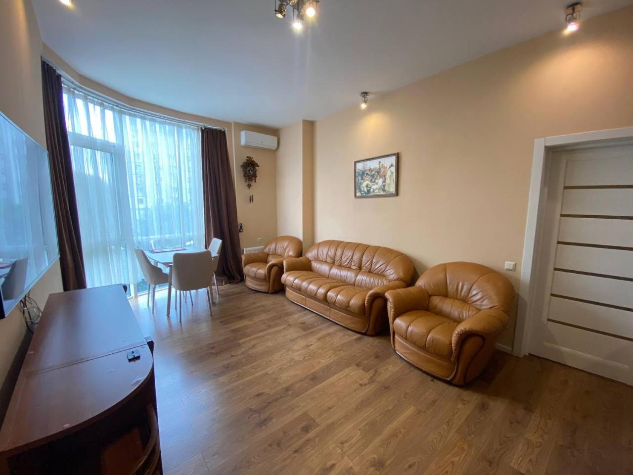 Apartment On Dragomirova เคียฟ ภายนอก รูปภาพ