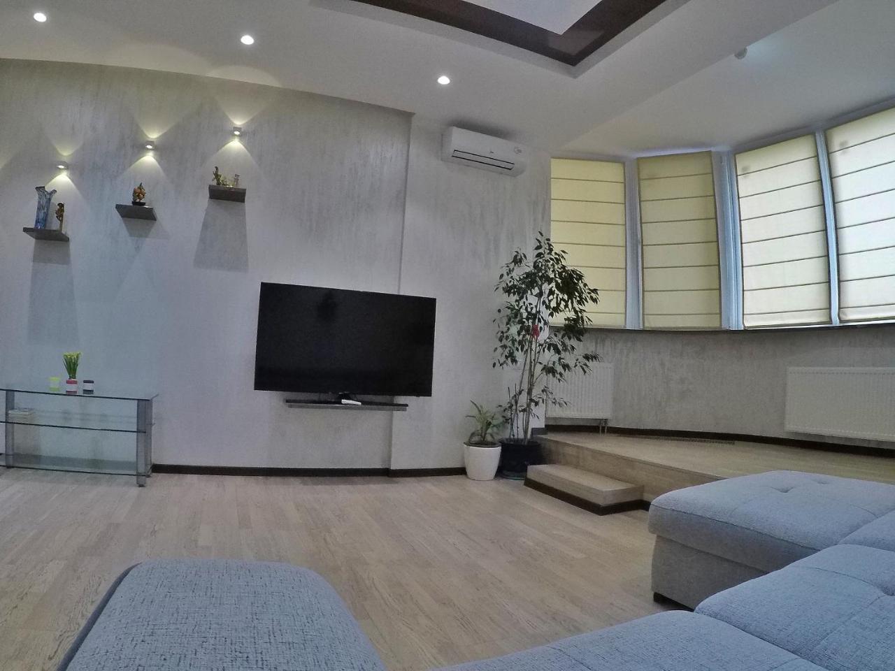 Apartment On Dragomirova เคียฟ ภายนอก รูปภาพ